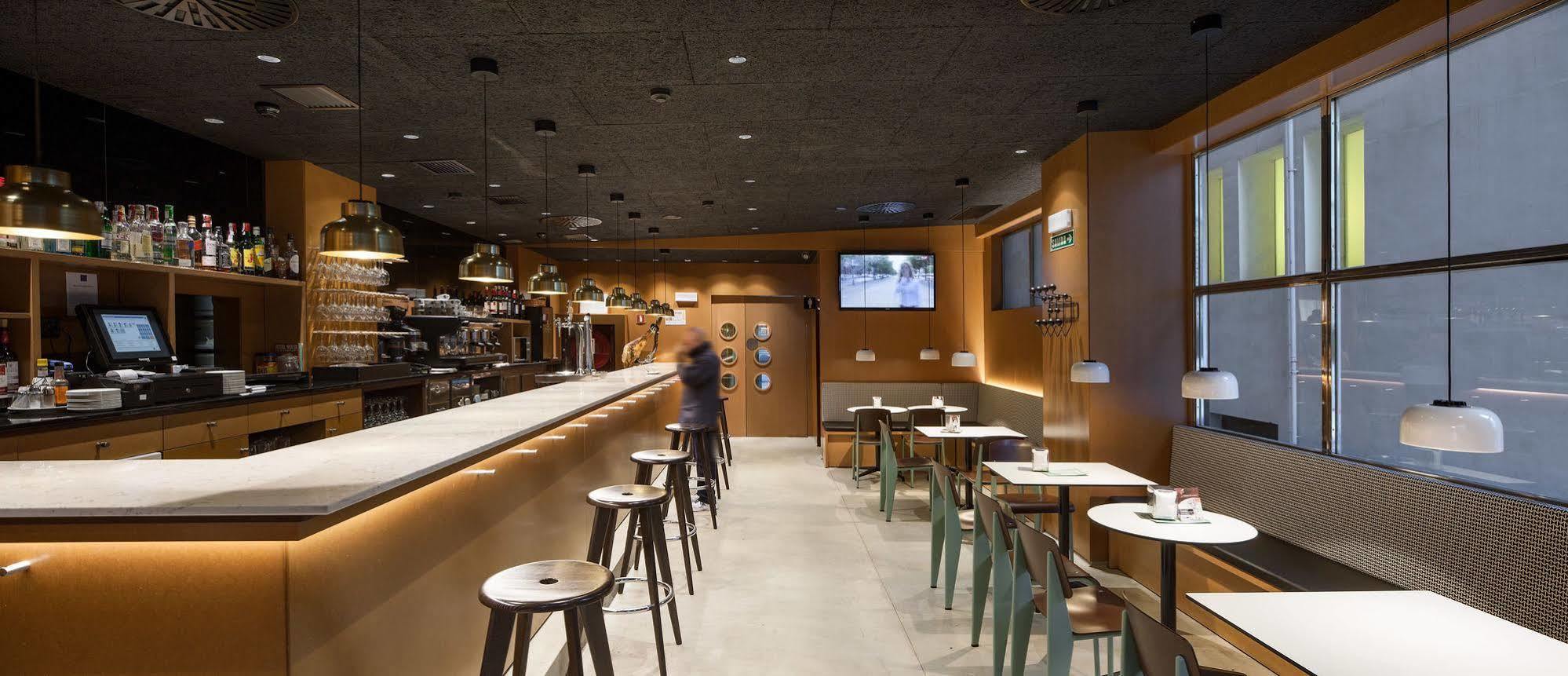 尤尔迪酒店 潘普洛纳 外观 照片